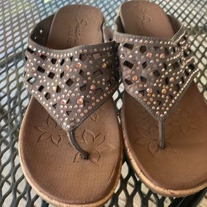 Sketchers wedged sandals with a luxe foam instep, Looks like cork wedges